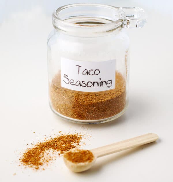 How To Make Taco Seasoning with only 7 ingredients that you probably already have in your kitchen! This can be made with Organic spices and tastes so much better than store bought taco seasoning! | Tastefulventure.com
